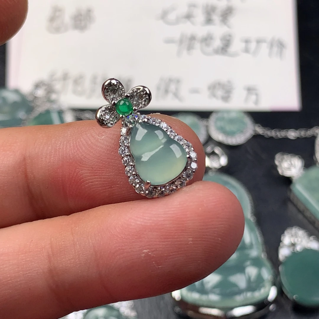颈饰未镶嵌翡翠葫芦