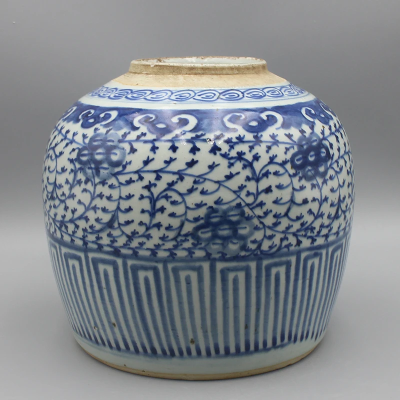 5407瓷器--青花缠枝莲花卉罐