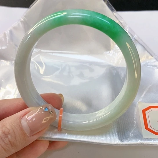 翡翠手镯未镶嵌天然翡翠A货129