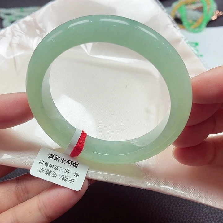 翡翠未镶嵌手镯天然缅甸A货翡翠（强推）