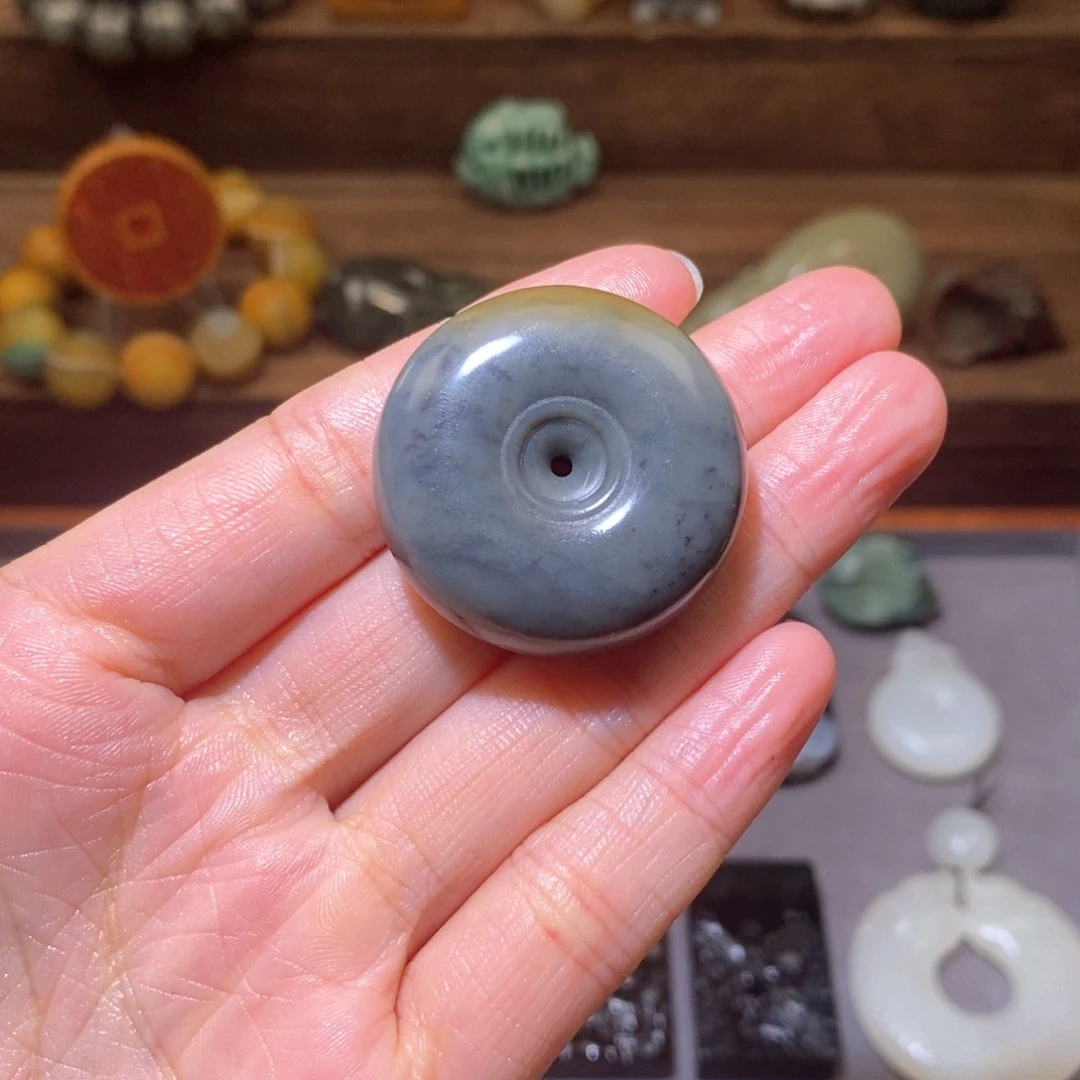 和田玉未镶嵌颈饰红**想