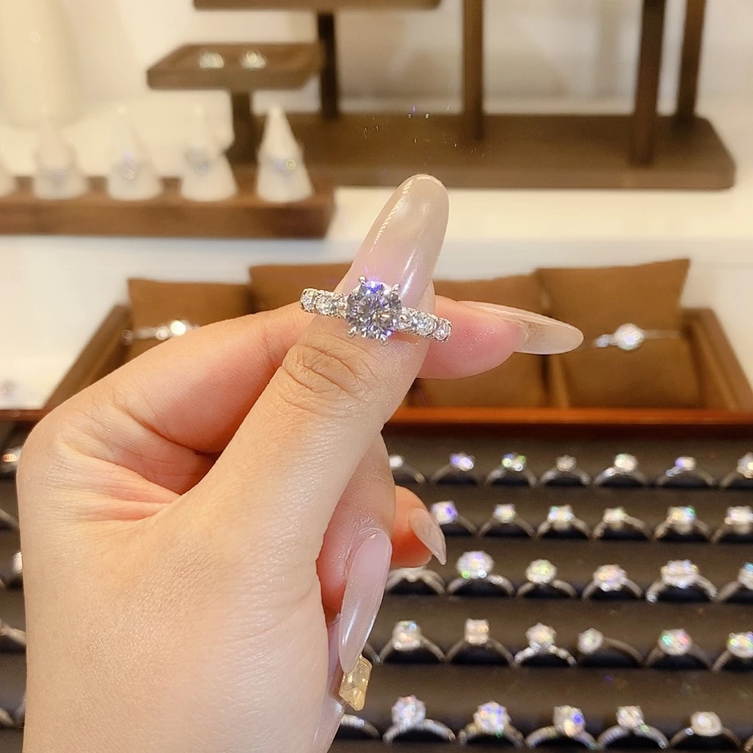 925银合成碳硅石白月光