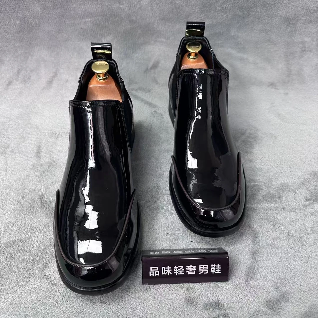 男士秋季时尚轻便高帮短靴漆皮切尔西靴皮里透气黑色英伦风轻奢XD