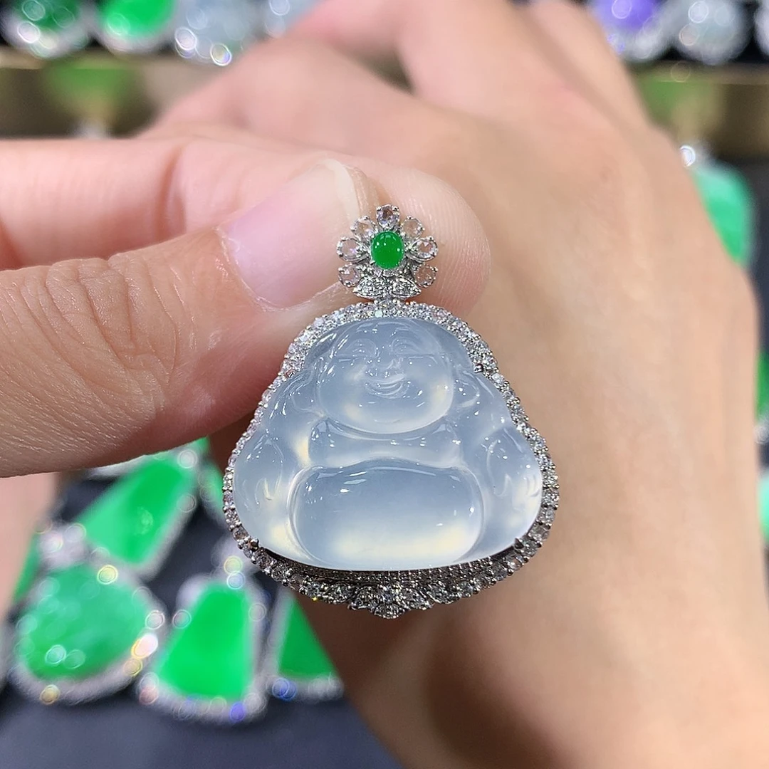 翡翠18K金镶嵌颈饰