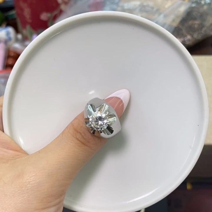 瓷片哦哦哦哦哦我哦哦哦哦