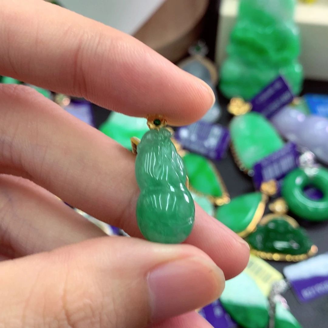 吊坠(不含链)18K金镶嵌翡翠