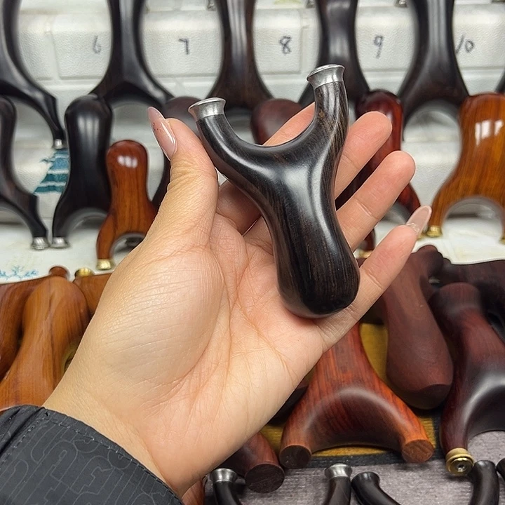 木乌木快压小胖。。。