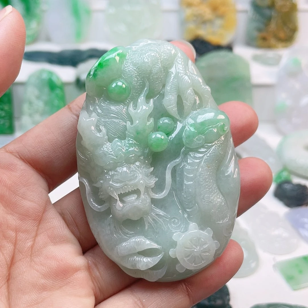 翡翠颈饰未镶嵌龙