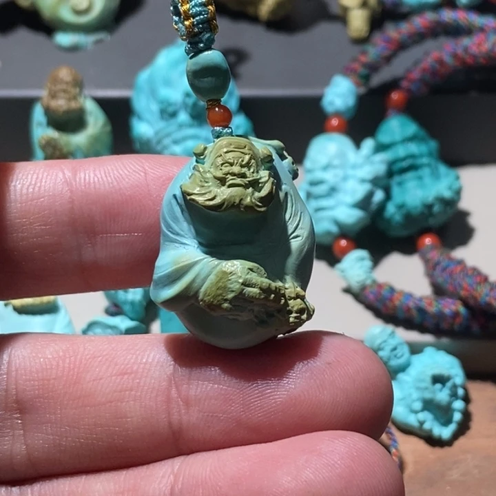 绿松石未镶嵌颈饰