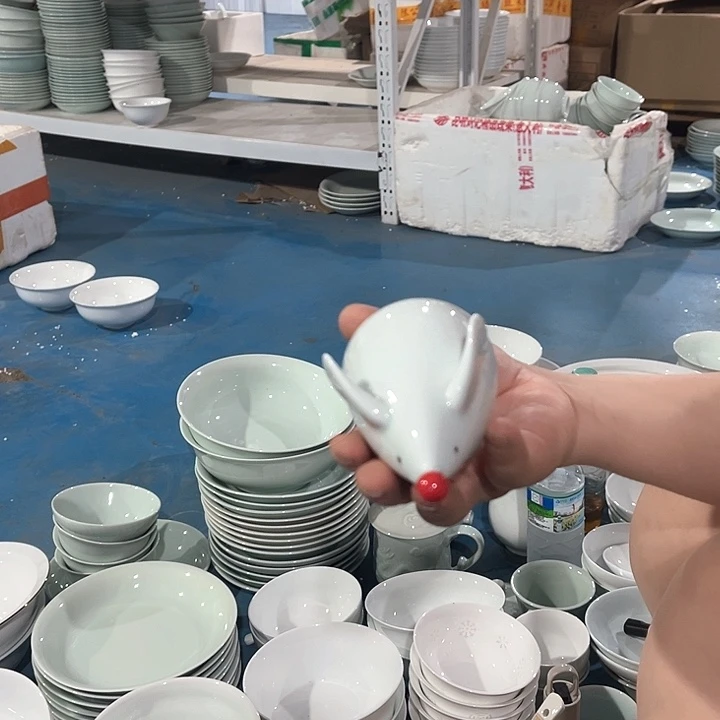 蒹***葭瓷片小老鼠一个，包邮