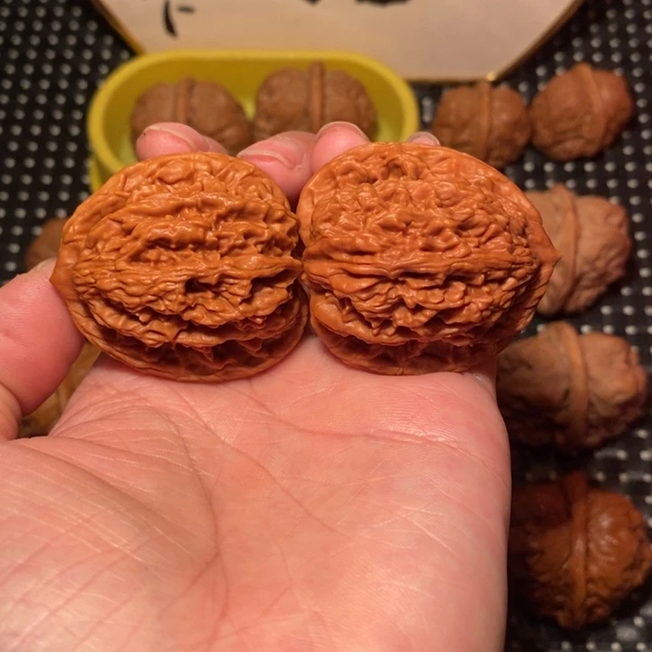 文玩核桃把件虎头