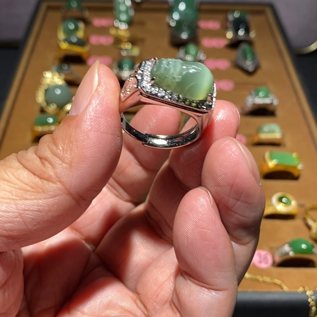 无****和田玉（碧玉）未镶嵌戒指