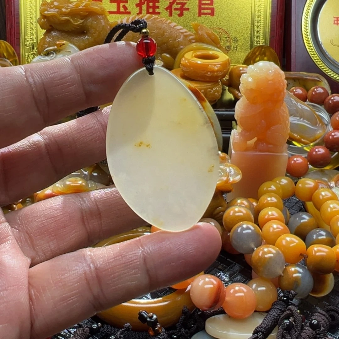 石英质玉未镶嵌颈饰