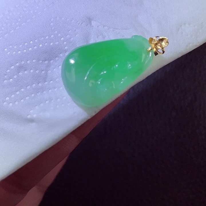 翡翠18K金镶嵌颈饰翡翠