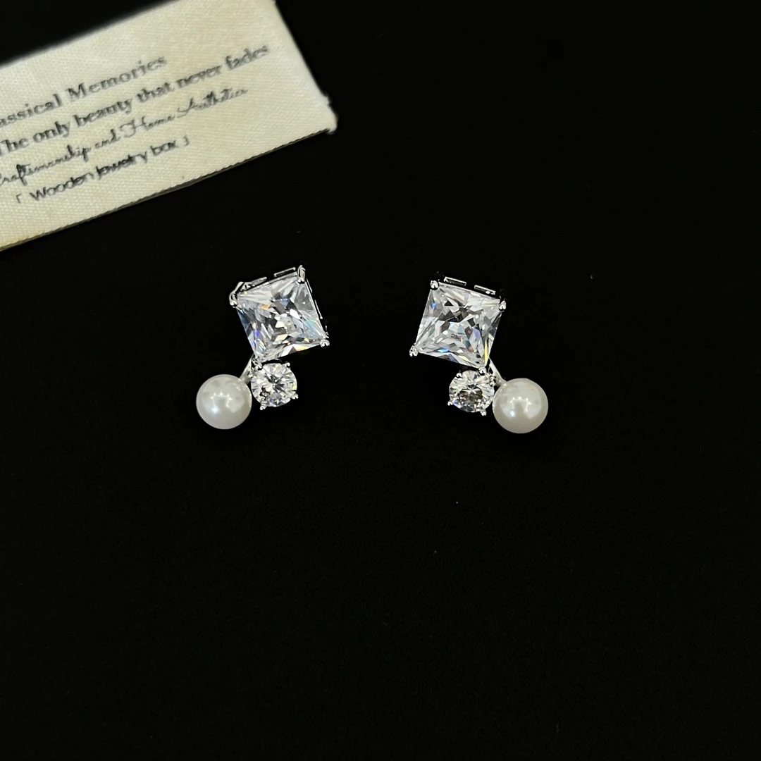 铜合金耳饰 都市盛宴方锆银色耳环4153