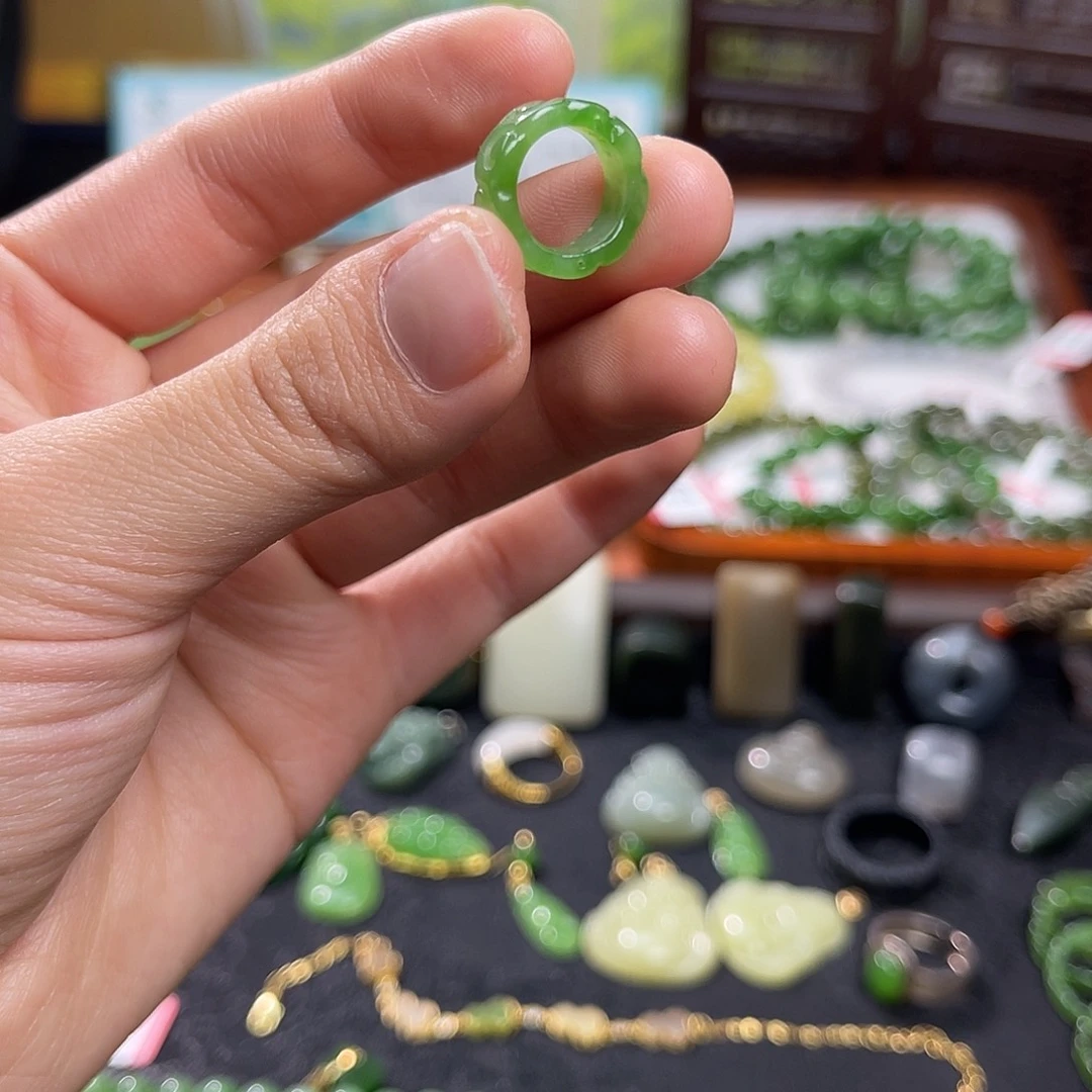 和田玉（碧玉）未镶嵌颈饰