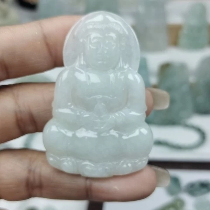 翡翠颈饰未镶嵌天然面料a货，正牌观音。