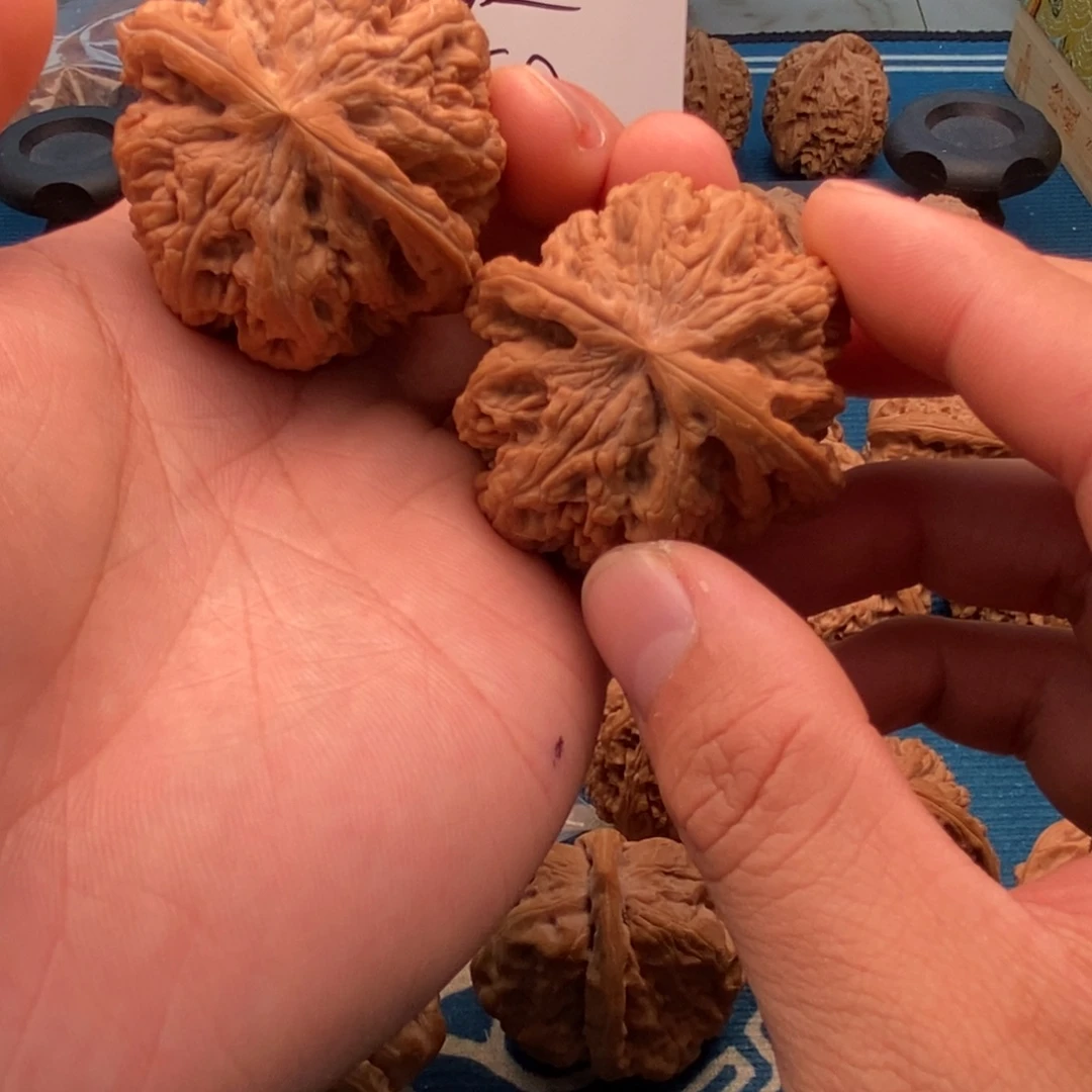 奔***明文玩核桃吊坠大粗筋