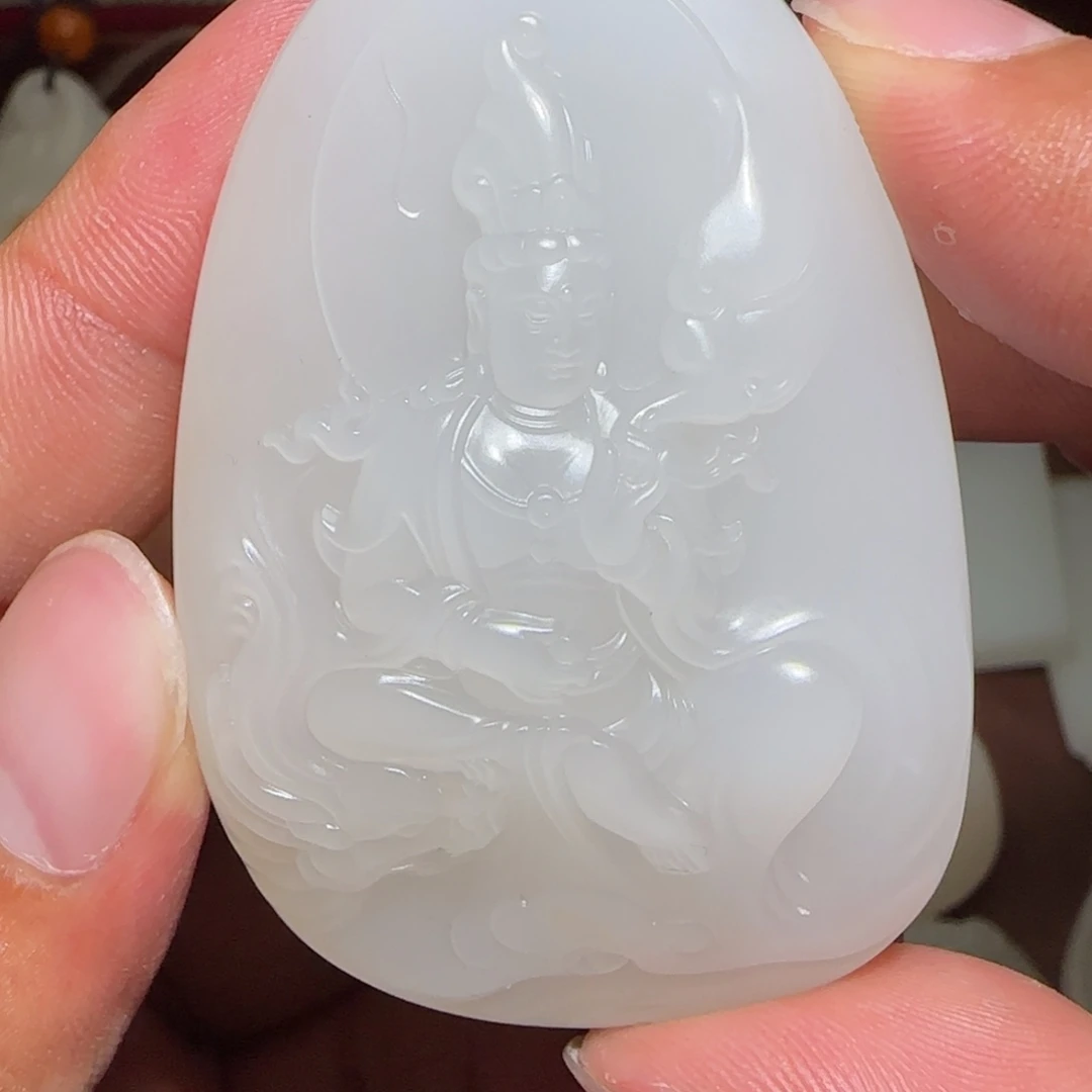 东***唧颈饰未镶嵌和田玉