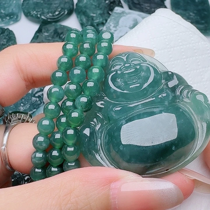 翡翠未镶嵌颈饰多样性发其一