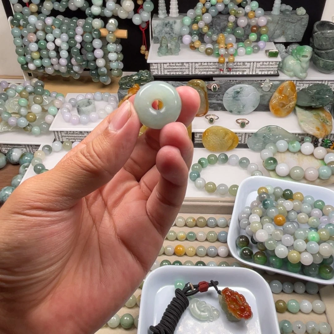 翡翠未镶嵌颈饰68