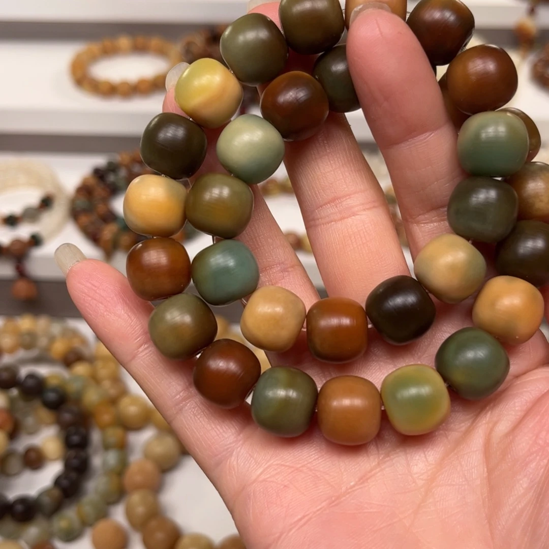 吊坠白玉菩提花皮桶珠双圈一条卡13