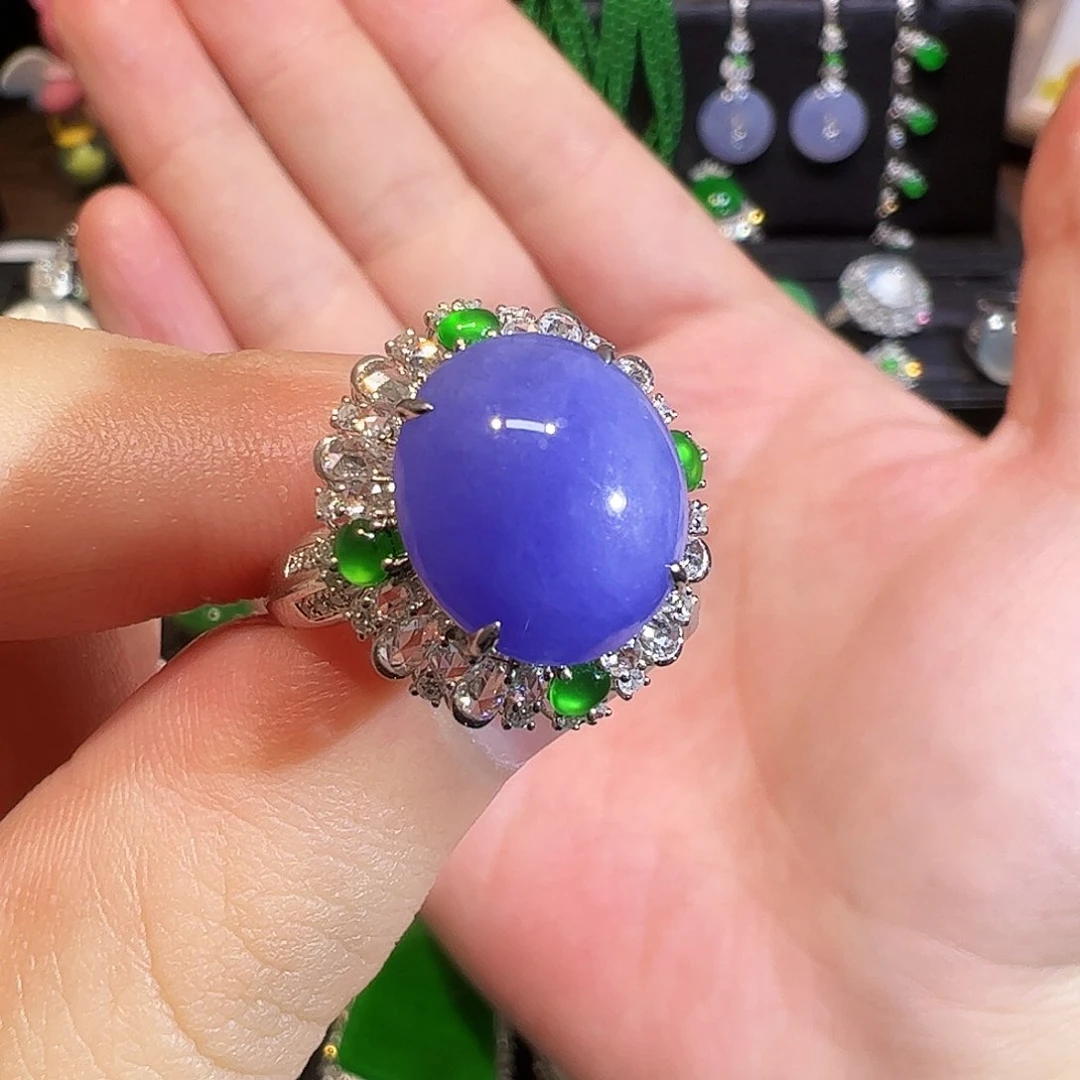 翡翠戒指18K金镶嵌蛋面