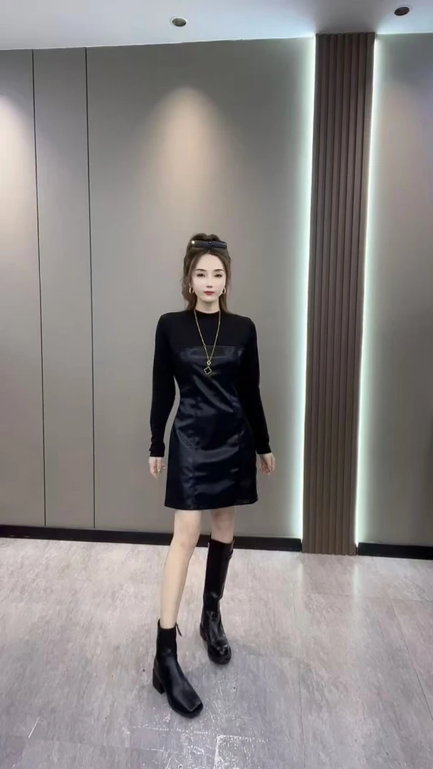 2025秋冬新款洋气拼皮收腰修身显瘦立领网红爆款长袖包臀连衣裙潮