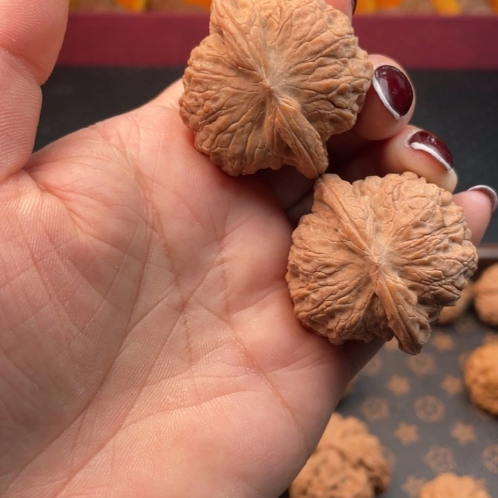 吊坠文玩核桃血麒麟