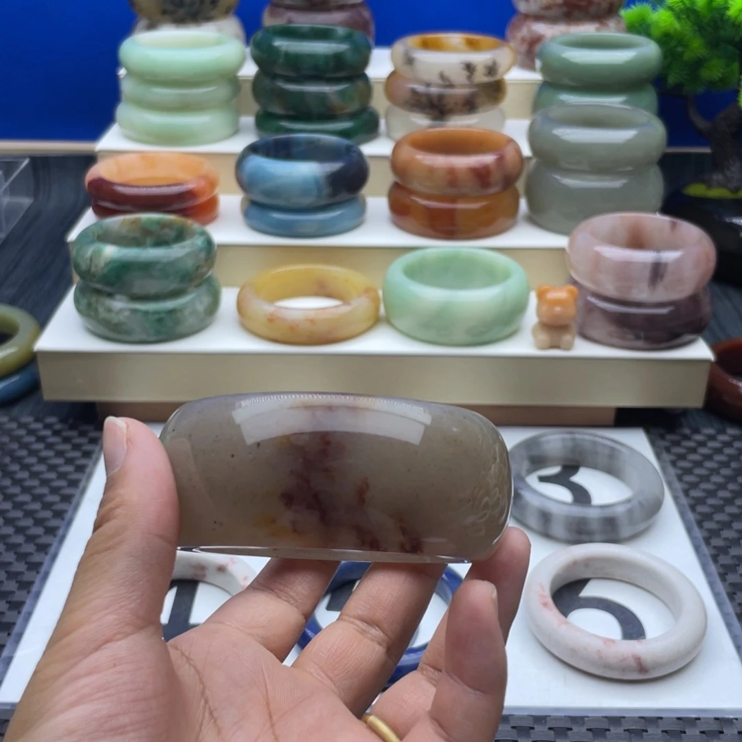 石英质玉手镯未镶嵌