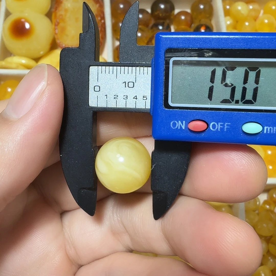 琥珀未镶嵌裸石成品