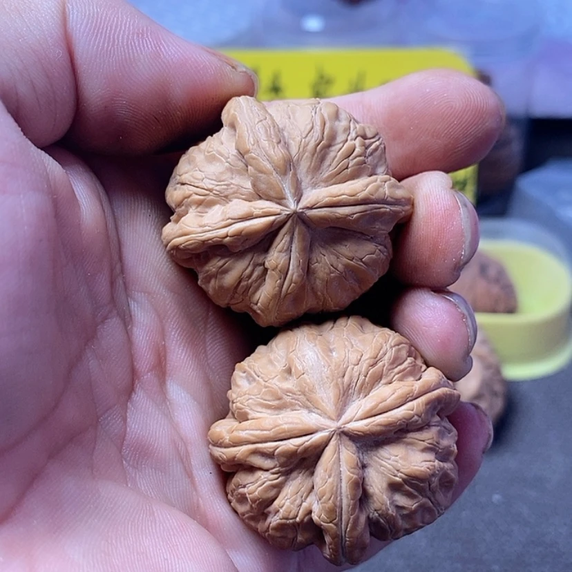 【闪购商品】吊坠文玩核桃元宝三棱半