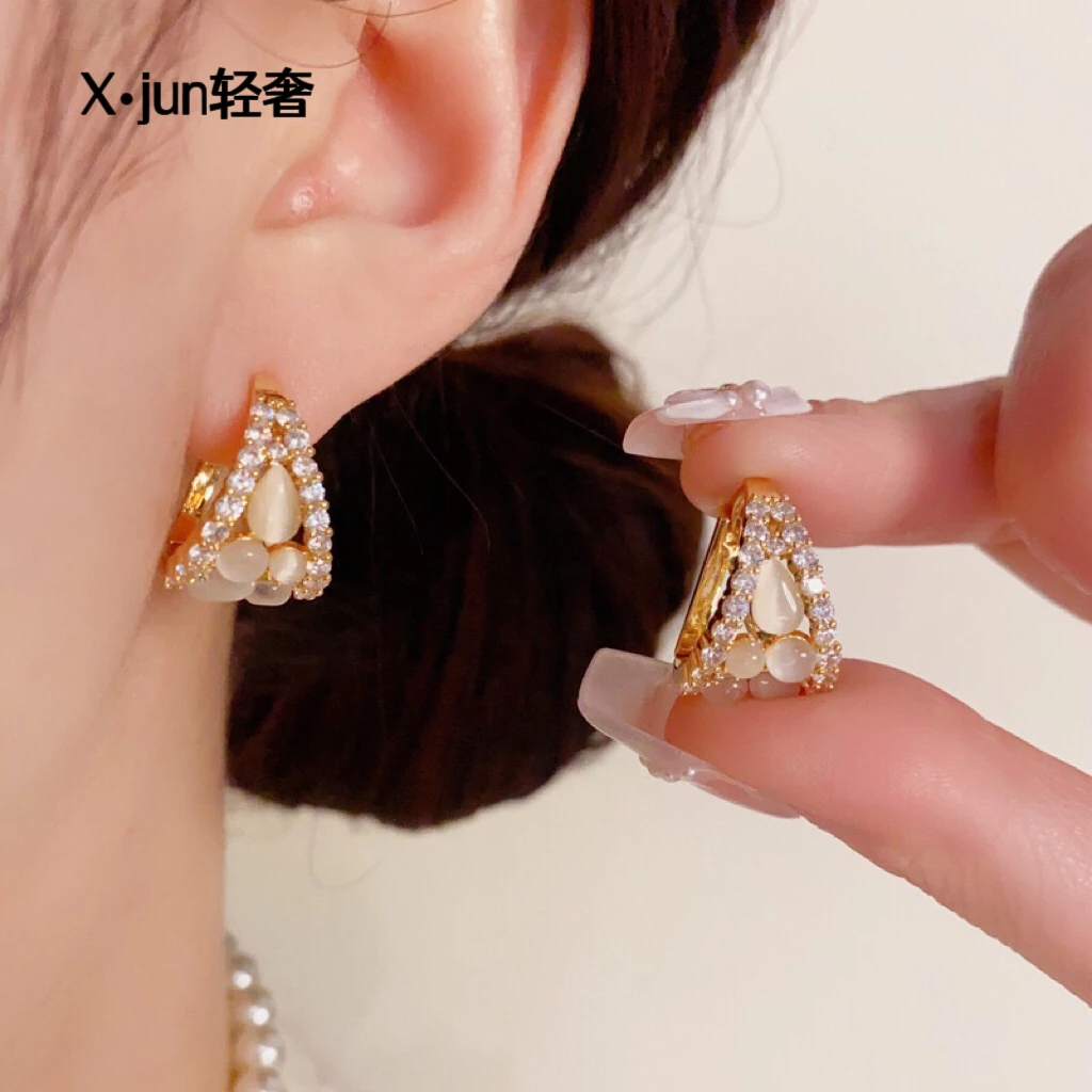 铜合金耳饰 轻奢时尚高级锆石猫眼石水滴形耳扣精致气质百搭耳圈