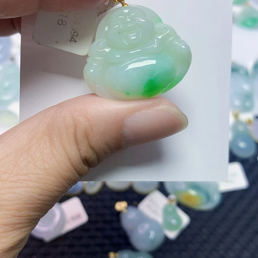 翡翠18K金镶嵌颈饰佛公