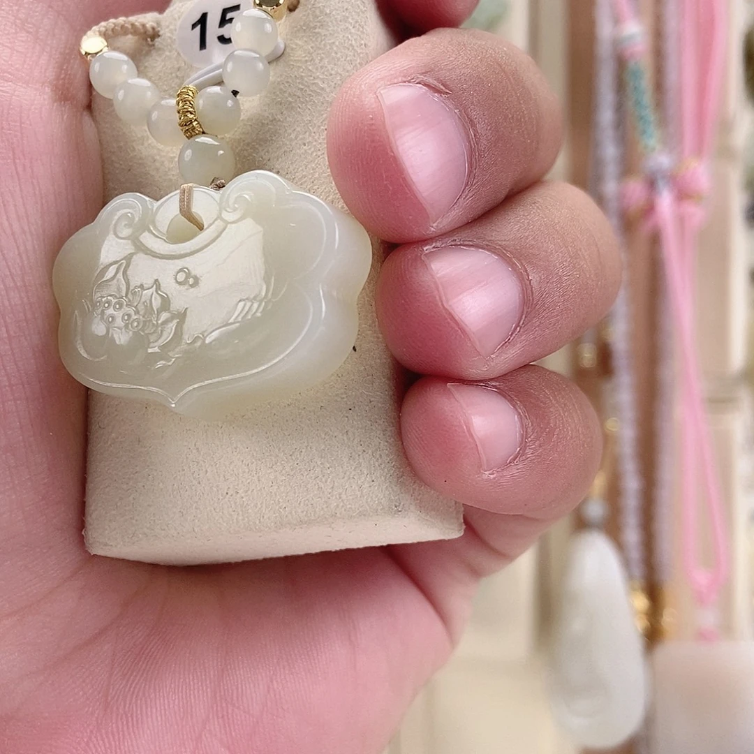 颈饰未镶嵌和田玉
