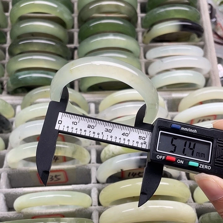 未镶嵌蛇纹石玉手镯135