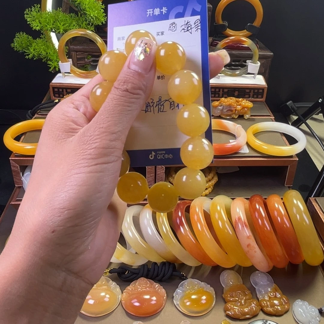 未镶嵌手串石英质玉梅*