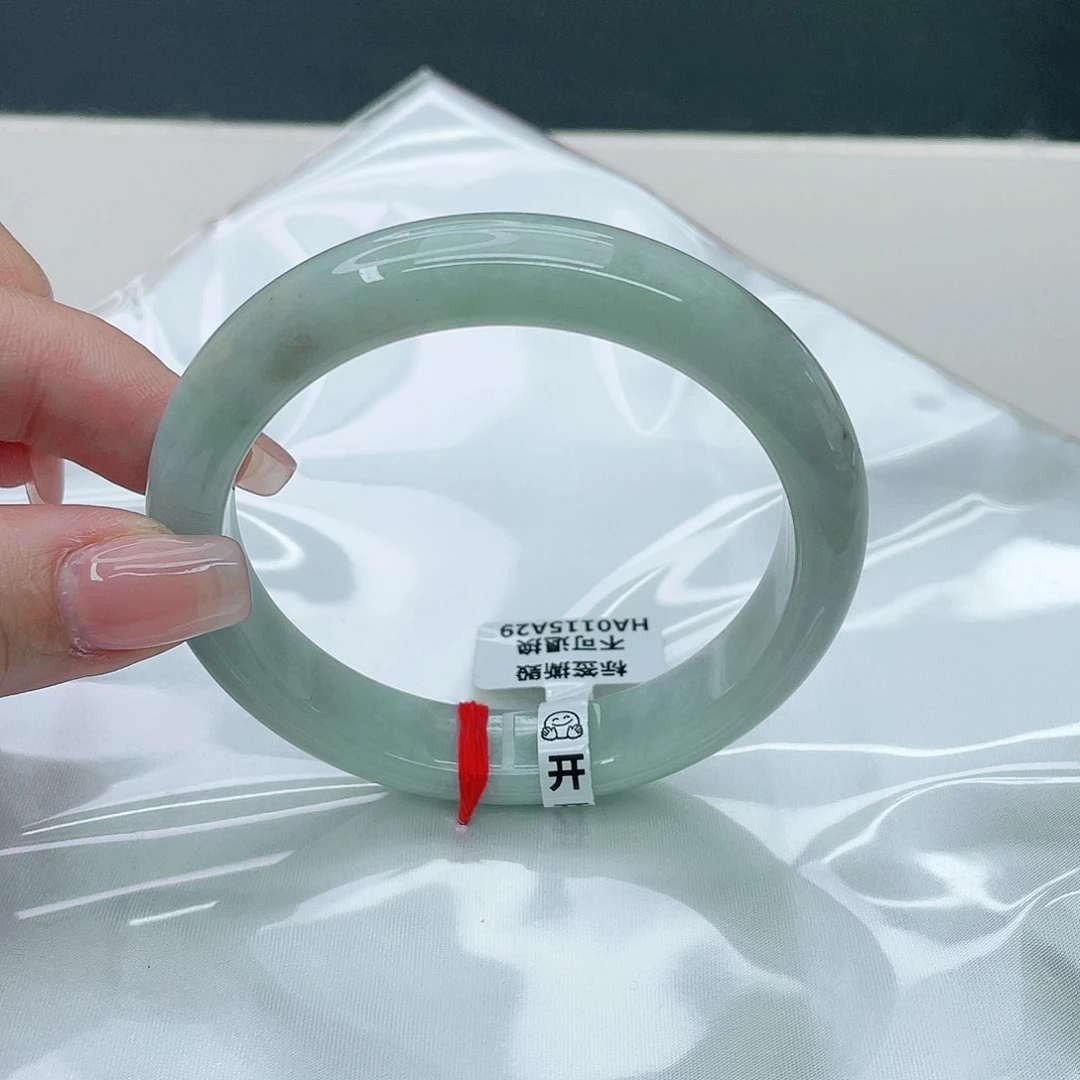 翡翠手镯未镶嵌正60