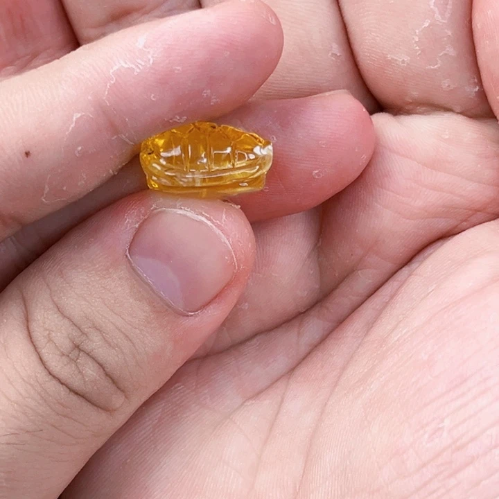 未镶嵌琥珀珠宝奇石