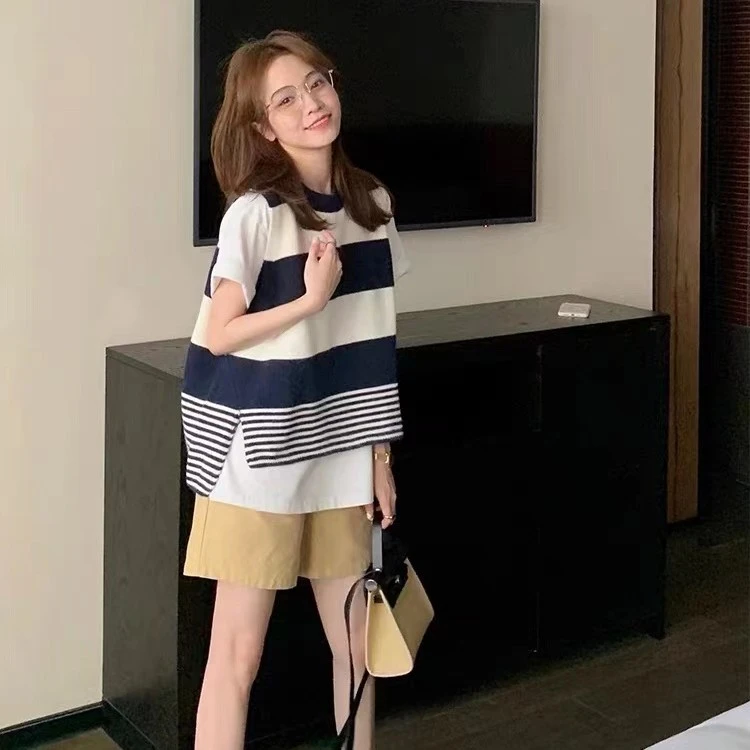 M3017  迎接秋冬 前短后长设计条纹针织马甲背心