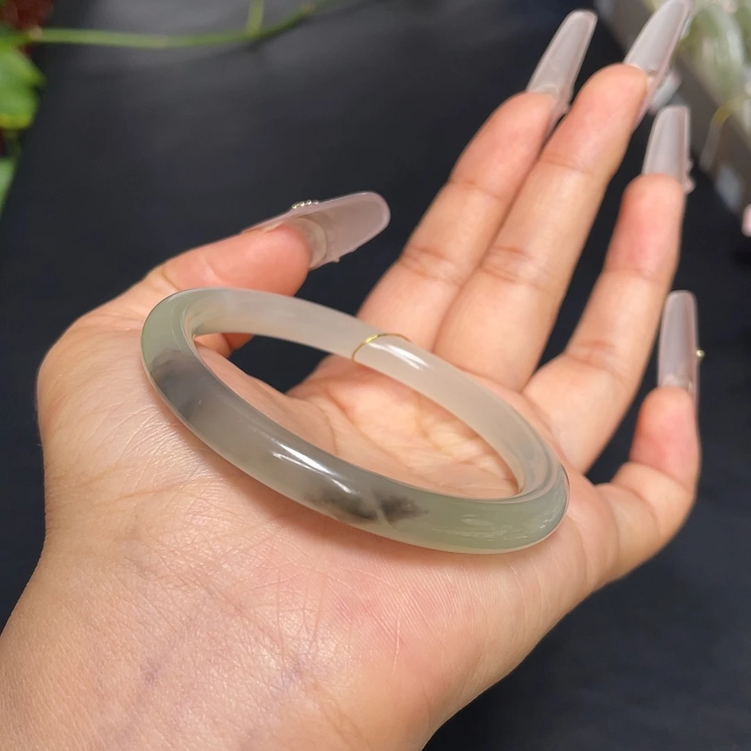 和田玉未镶嵌手镯-三色分明！53