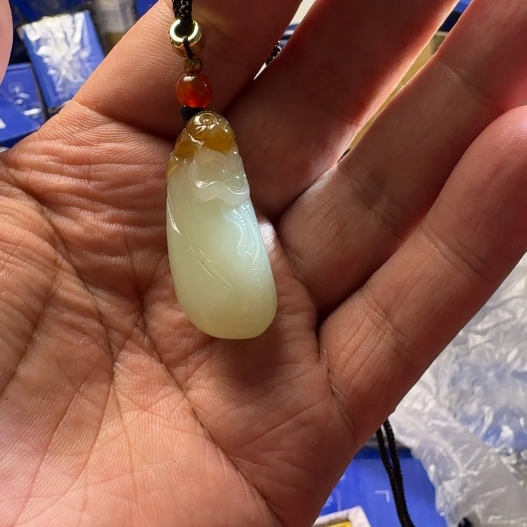 和田玉（糖玉）未镶嵌颈饰