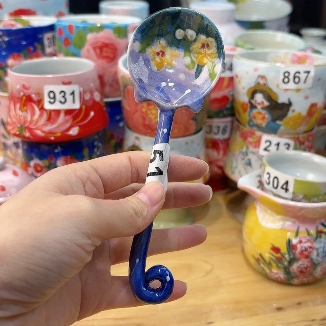 瓷片兔兔盖茨。兔兔