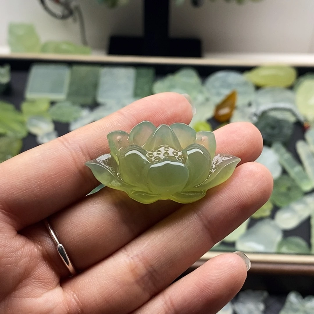 未镶嵌蛇纹石玉颈饰