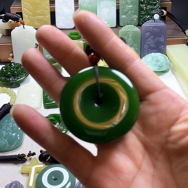 和田玉未镶嵌珠宝奇石