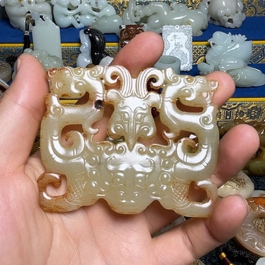 匿***探和田玉未镶嵌挂件