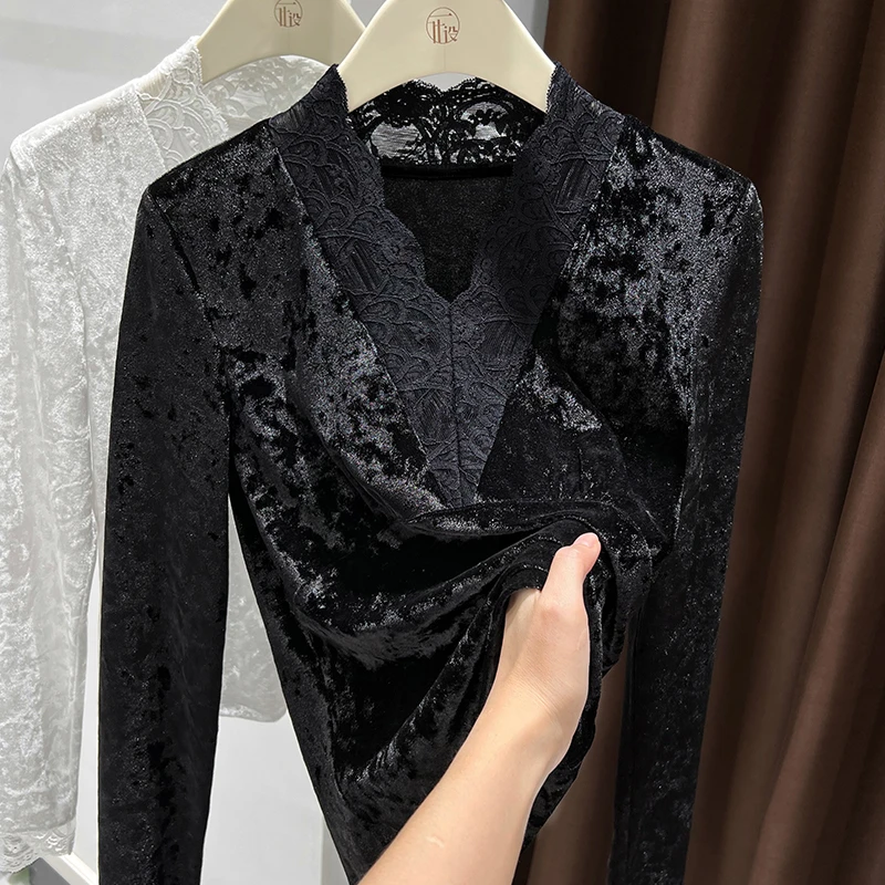 黑色蕾丝边V领拼接丝绒打底衫女修身显瘦长袖内搭新款钻石毛上衣