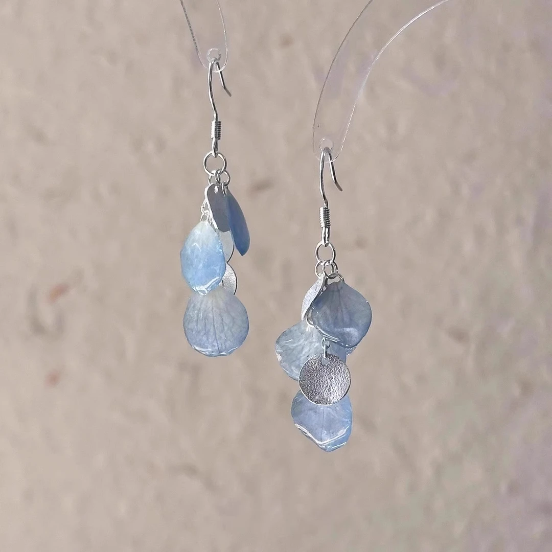 铜合金耳饰 清冷感渐变蓝色花瓣耳环2025新款高级感轻奢气质耳钩