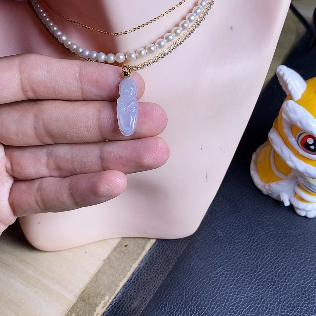 颈饰18K金镶嵌翡翠