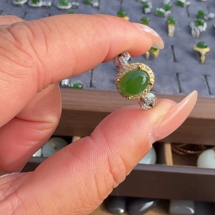 和田玉18K金镶嵌颈饰